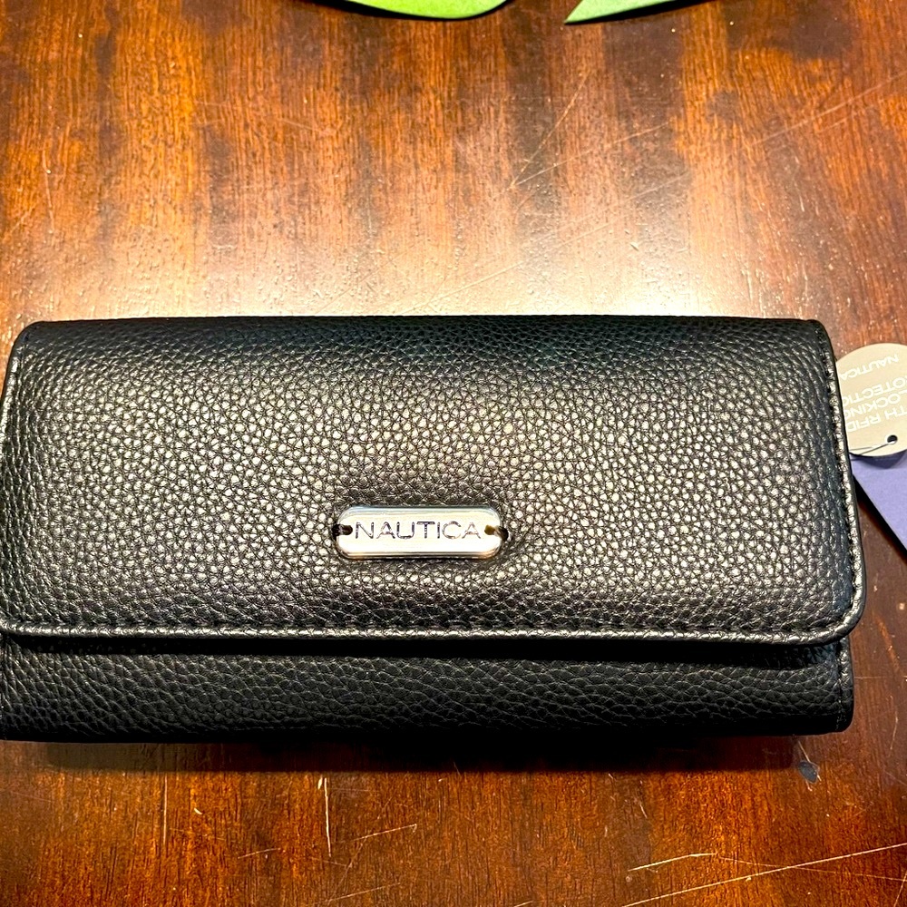 NEW Nautica Money Manager Wallet